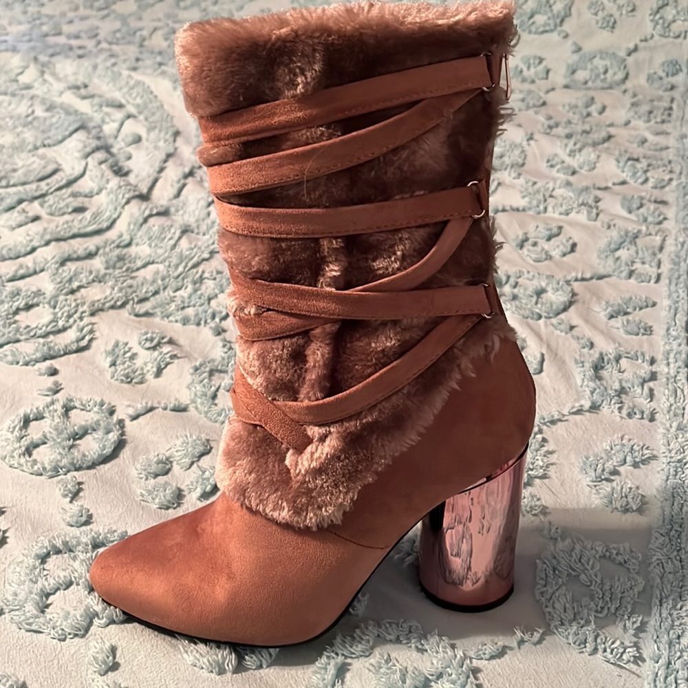 Faux suede and fur boots